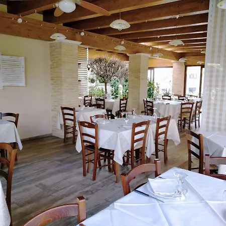 Bed & Breakfast La Vecchia Fontana Del Convento 3*